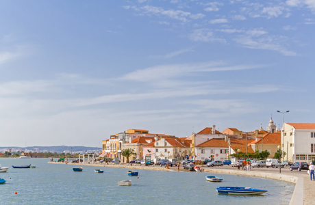 Shutterstock 421442767