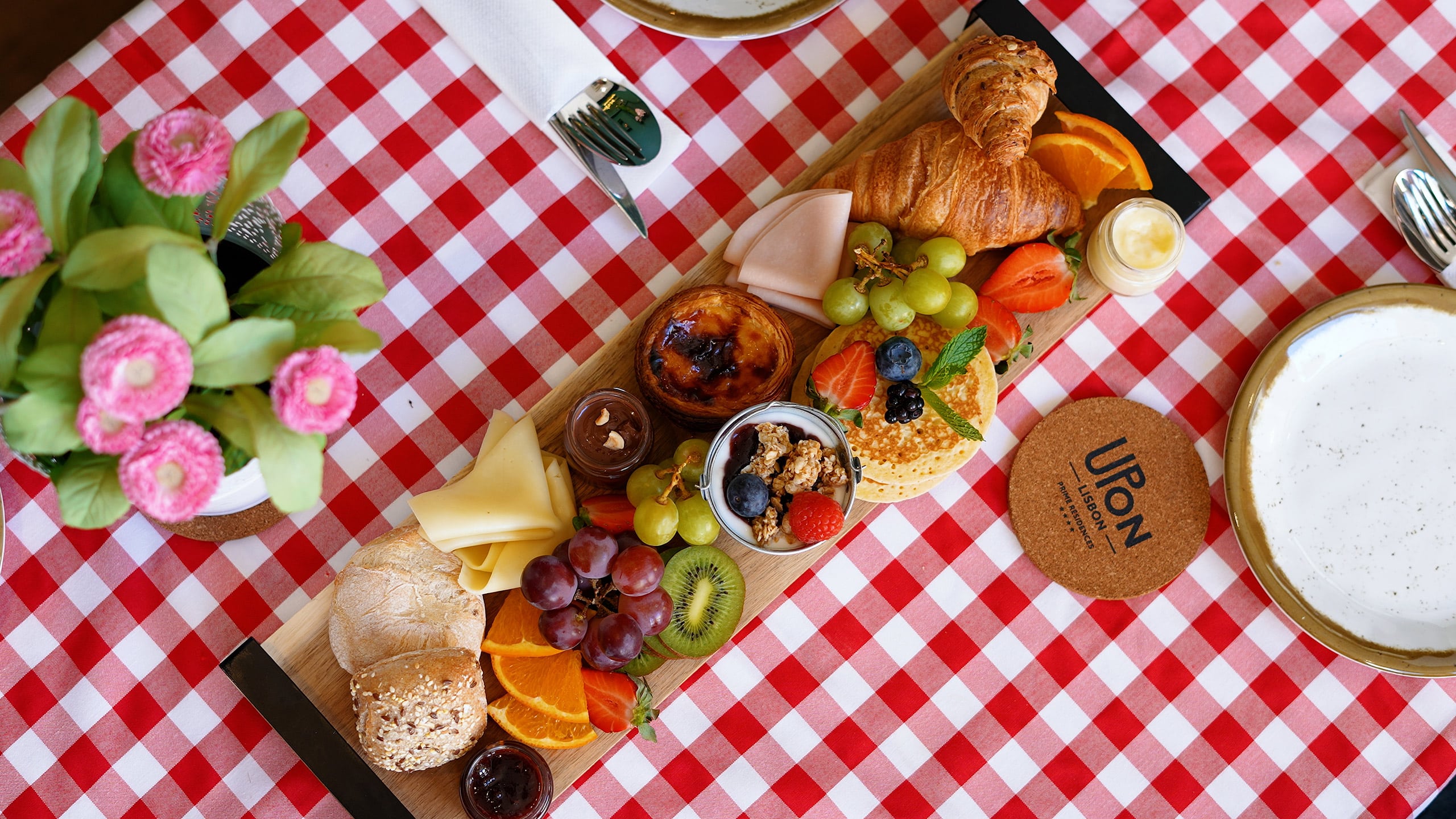 Upon Lisbon Pool Brunch 2