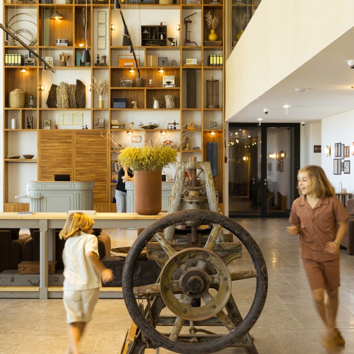 lobby
